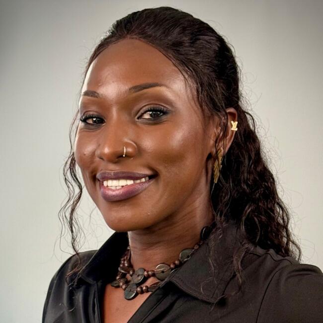 Babysitter in Chesapeake: Lavender