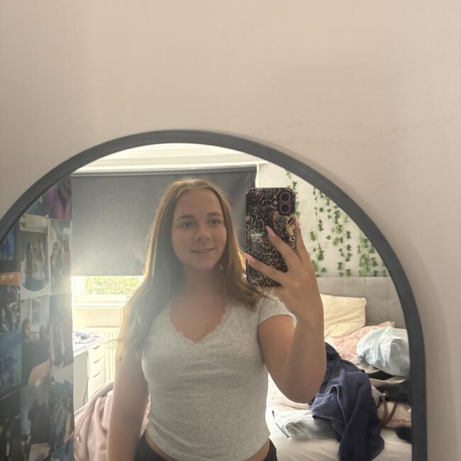 Babysitter in High Wycombe: Emma