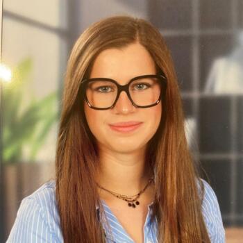 Babysitter in Issy-les-Moulineaux: Esther