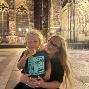 Babysitter in Salzburg: Laura