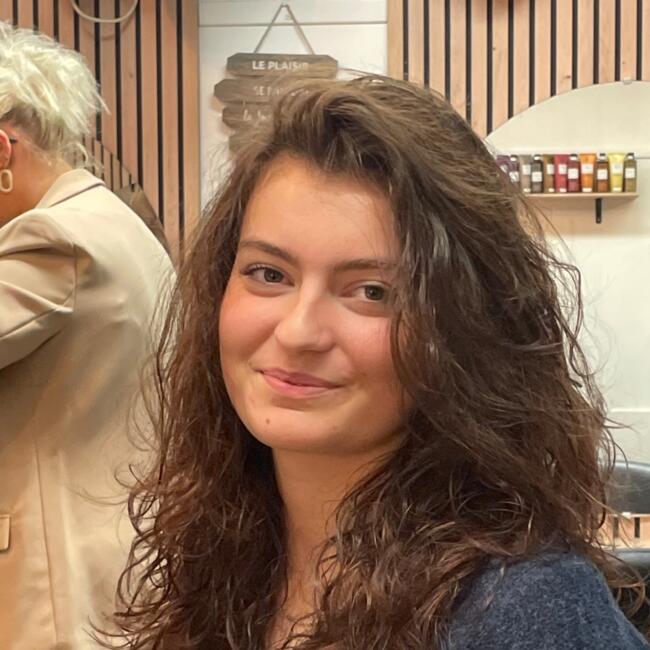 Babysitter in Villers-Bocage: Leonie