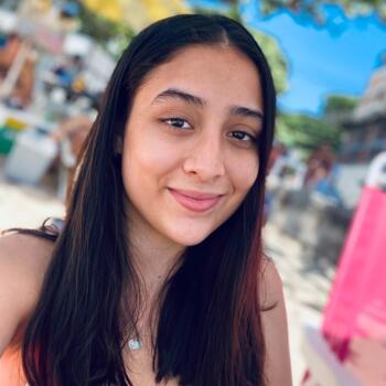 Babá em Uberaba: Laura