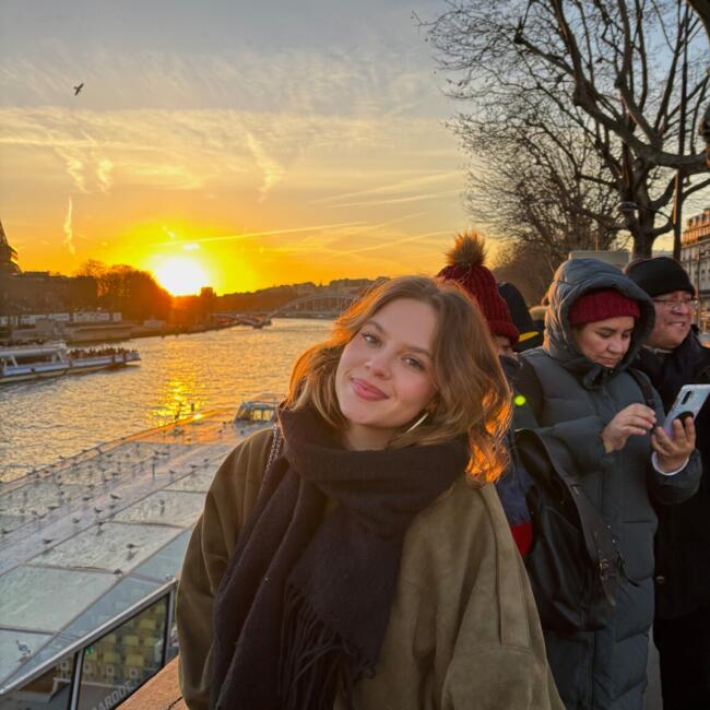 Babysitter in Bordeaux: Luna