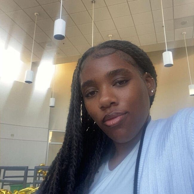 Babysitter in Columbia: Armani