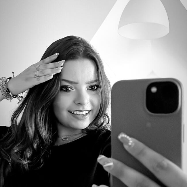 Babysitter in Colembert: Maely