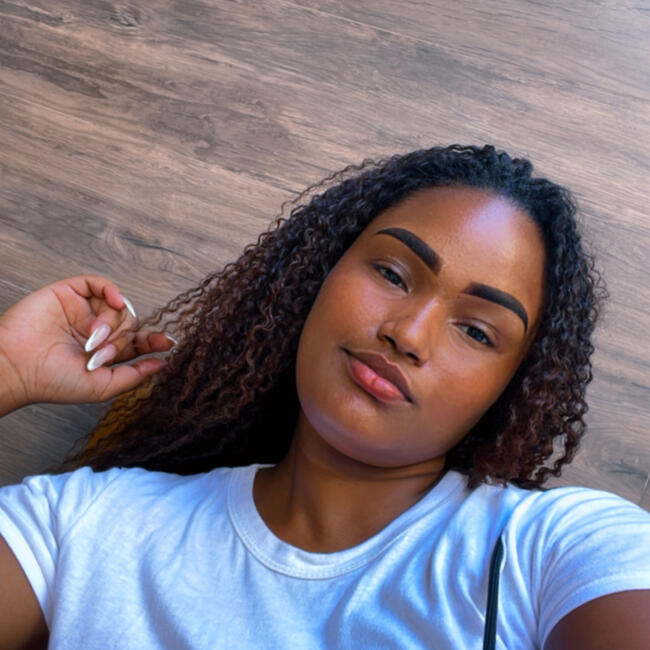 Babysitter in Niterói: Caroline eu h