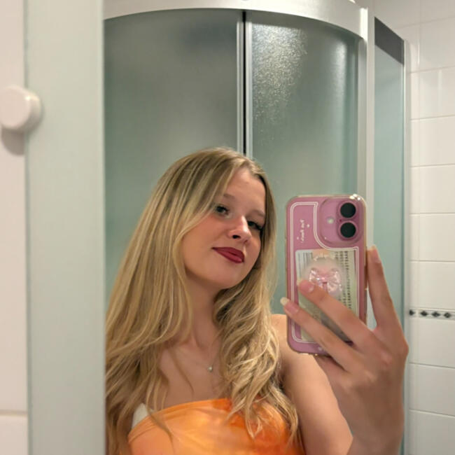 Babysitter in Puttershoek: Floor