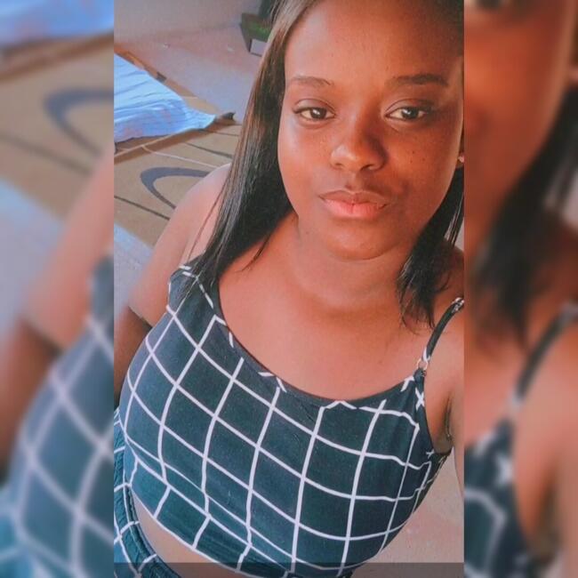 Babysitter in Uberlândia: Nicole