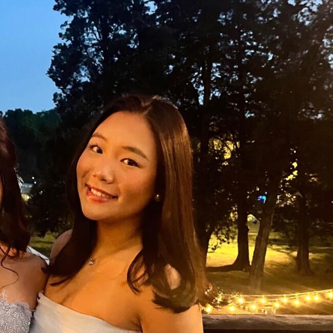 Babysitter in Greensboro: Esther