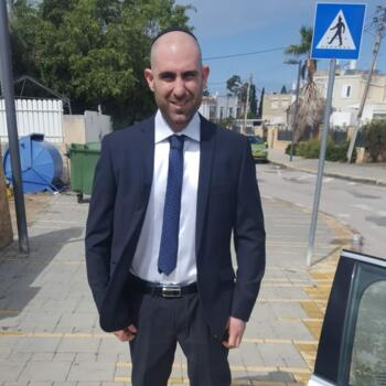 בייביסיטר ב- קריית ביאליק: אליקים