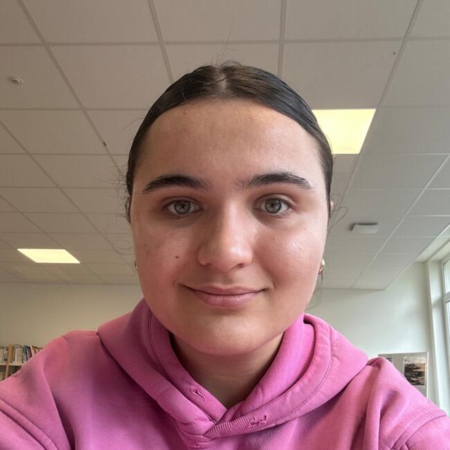 Babysitter in Kernouës: Alexandra