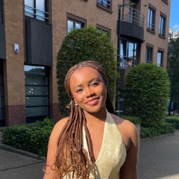 Babysitter in Berchem-Sainte-Agathe/Sint-Agatha-Berchem: Thezia