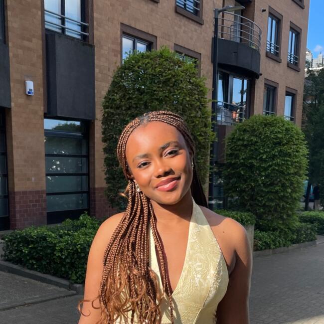 Babysitter in Berchem-Sainte-Agathe/Sint-Agatha-Berchem: Thezia