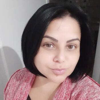 Babysitter in Vargem Grande Paulista: Viviane