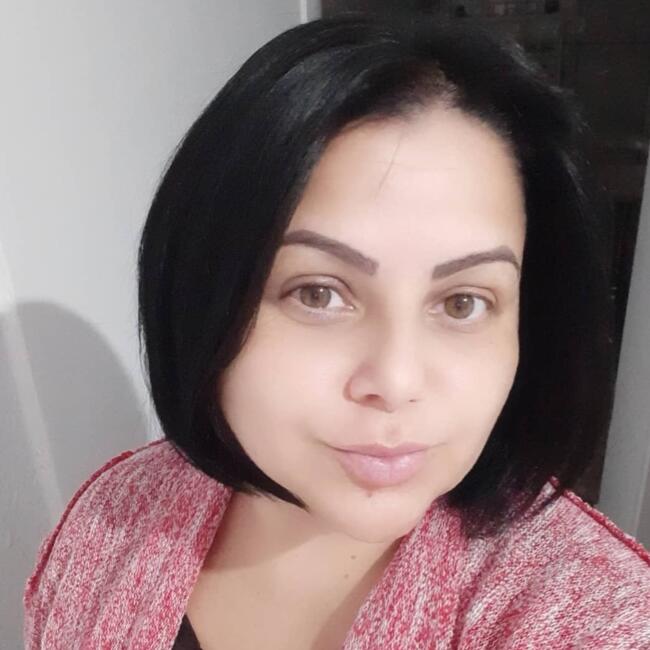 Babysitter in Vargem Grande Paulista: Viviane