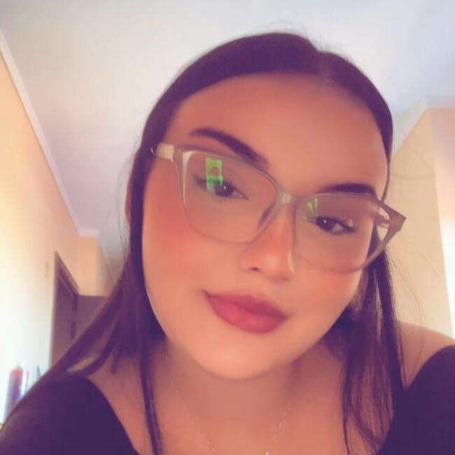 Babysitter in Canoas: Victoria