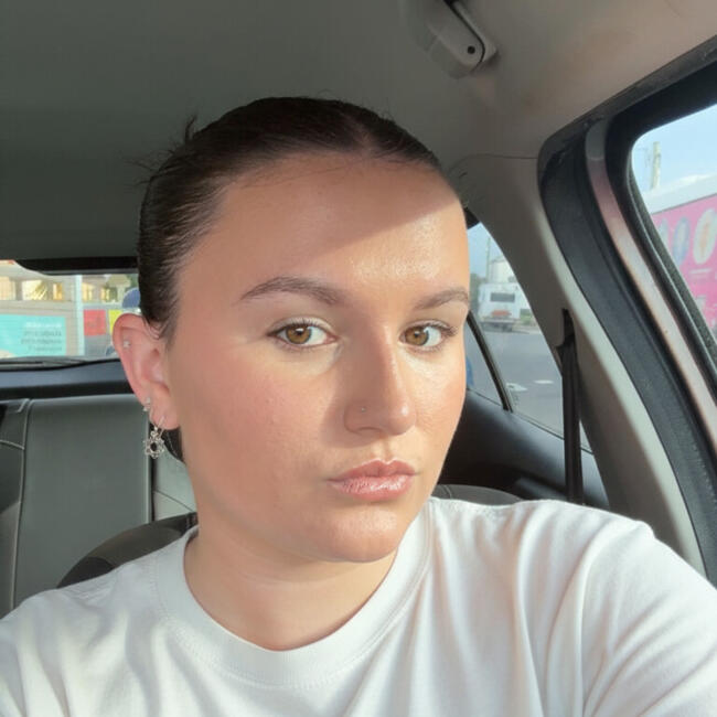 Babysitter in Newcastle: Emily