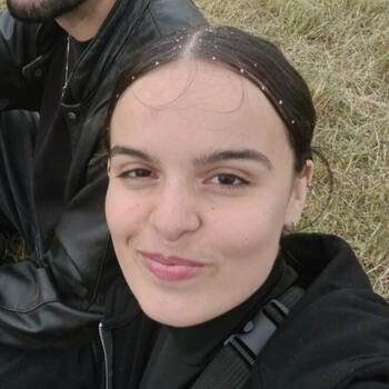 Babysitter in Champigny-sur-Marne: Aurnéla