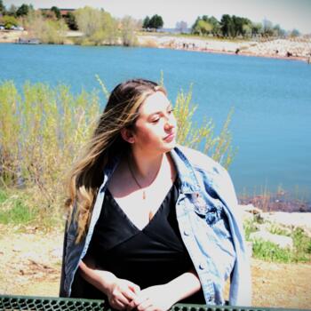 位於科罗拉多斯普林斯 的臨時保母: Haylie