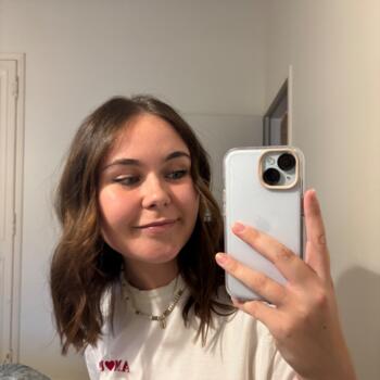 Babysitter in La Rochelle: Yael