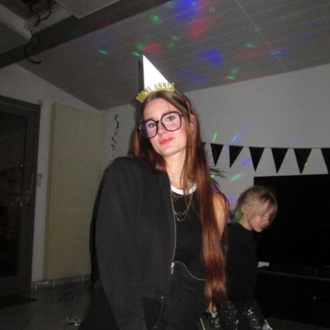 Babysitter in Bretteville-du-Grand-Caux: Lou