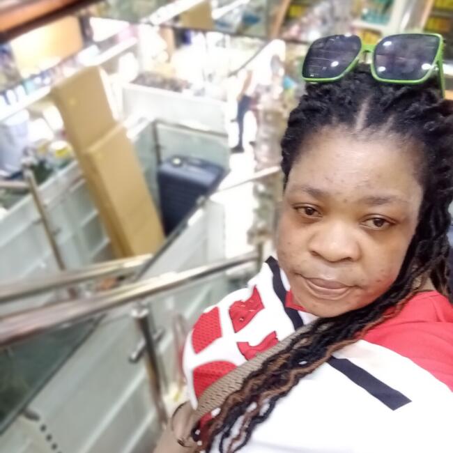 Nanny in Dubai: Evadwin
