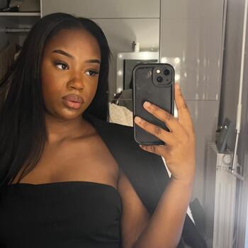 Babysitter in Paris: Chaïna Laroque