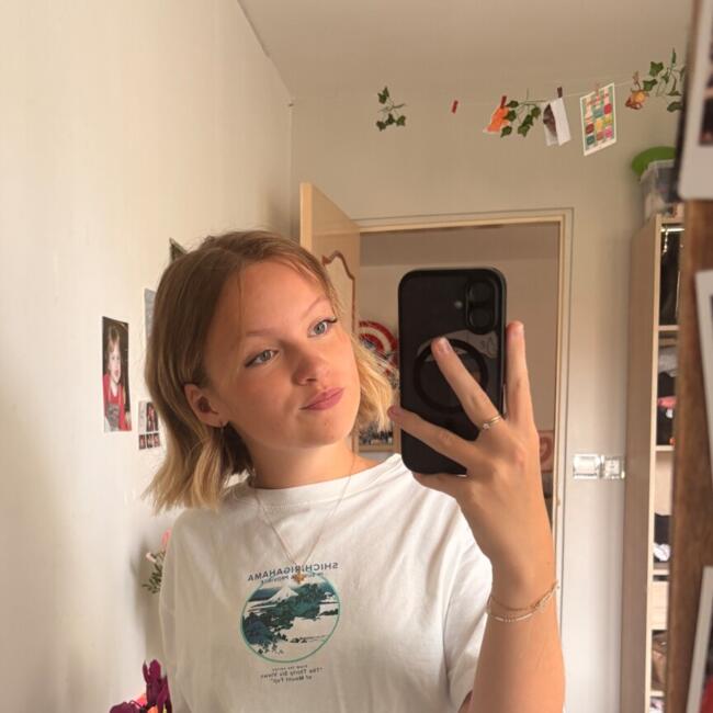 Babysitter in Villejust: Emma