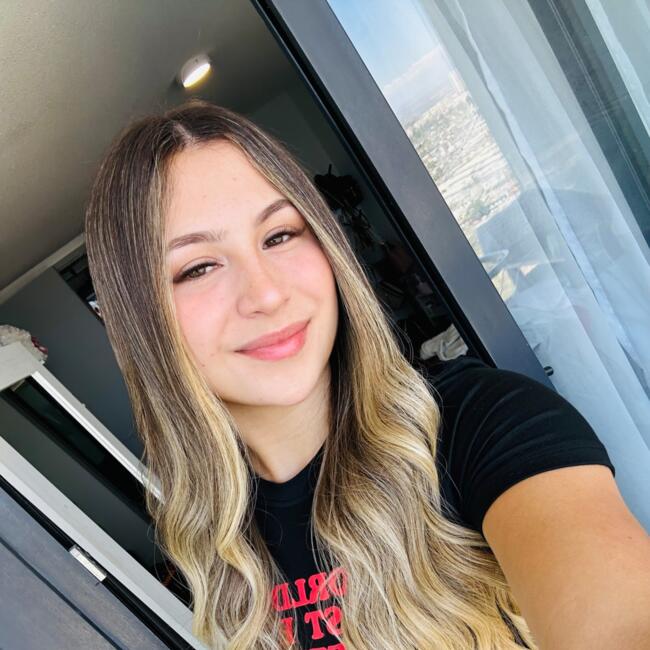 Baby-sitter in Winnipeg: Beatriz