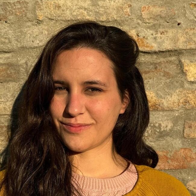 Niñera en El Tesoro: Joanna Luna Vasotto Spangenber