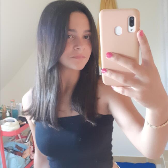 Babysitter in Canisy: Zoë