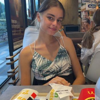 Baby-sitter in Fréjus: Tiffany