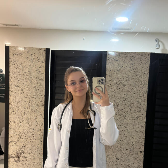 Babysitter in Salvador: Maria paula
