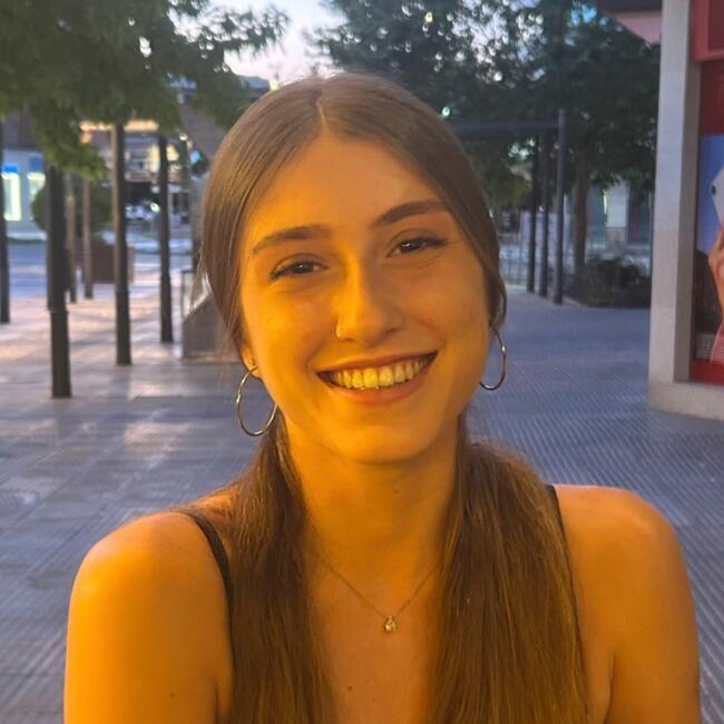 Babysitter in Majadahonda: Raquel