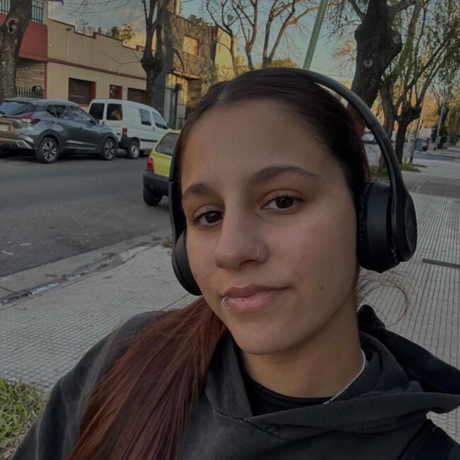 Niñera en Caseros (Buenos Aires): Nara