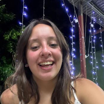 Niñera en Almirante Brown: Narela