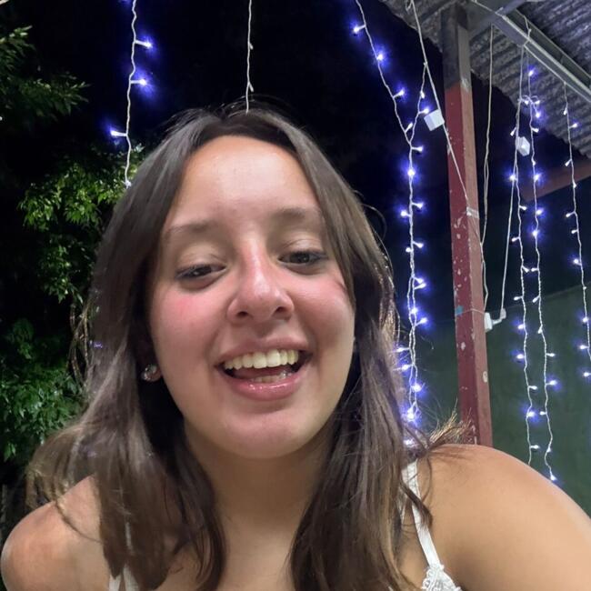 Niñera en Almirante Brown: Narela