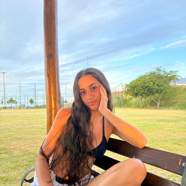Babysitter in Governador Valadares: Julia