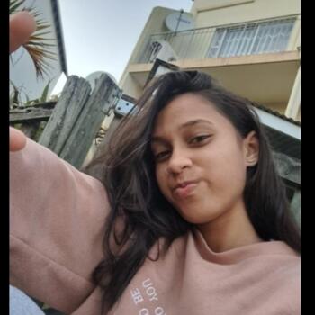 Babysitter in New Germany: Leeshay