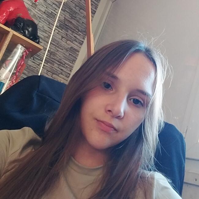 Babysitter in Lure: Jade