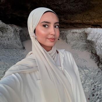 Babysitter in Oullins: Afnane