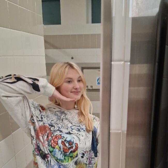 Babysitter in Somersworth: Emelei