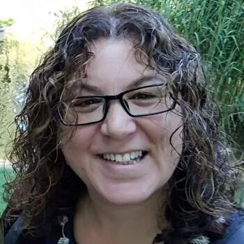 בייביסיטר רחובות: חנה
