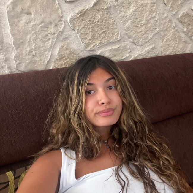 Babysitter in Aubagne: Ines