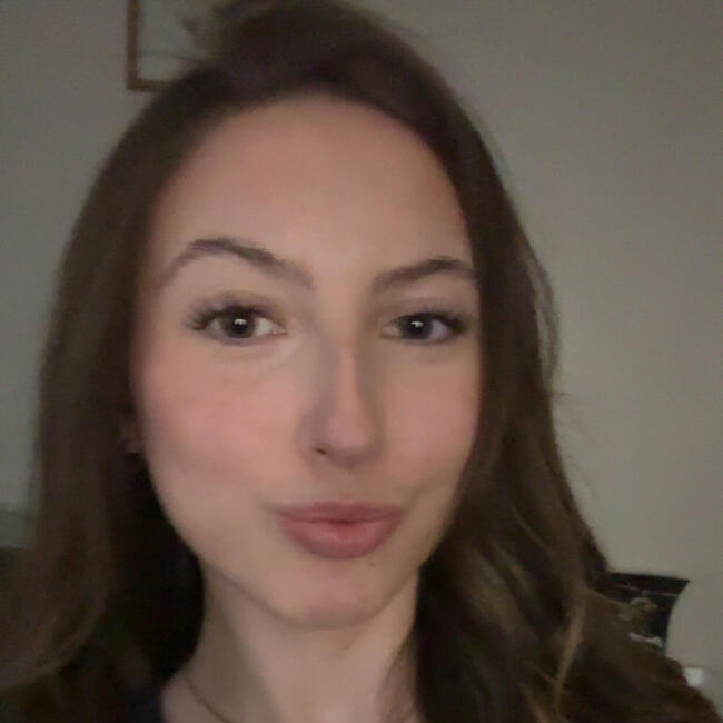 Babysitter in Amarillo: Khiana