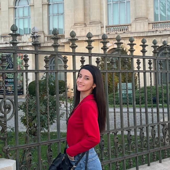 Babysitter in Larissa: Σαμπρίνα Ελπίδα