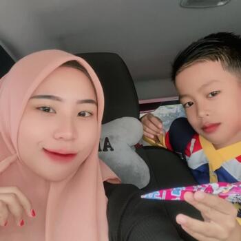 Pengasuh di Sungai Petani: Alya khaleeda