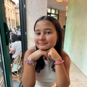 Babysitter in Versailles: Nine