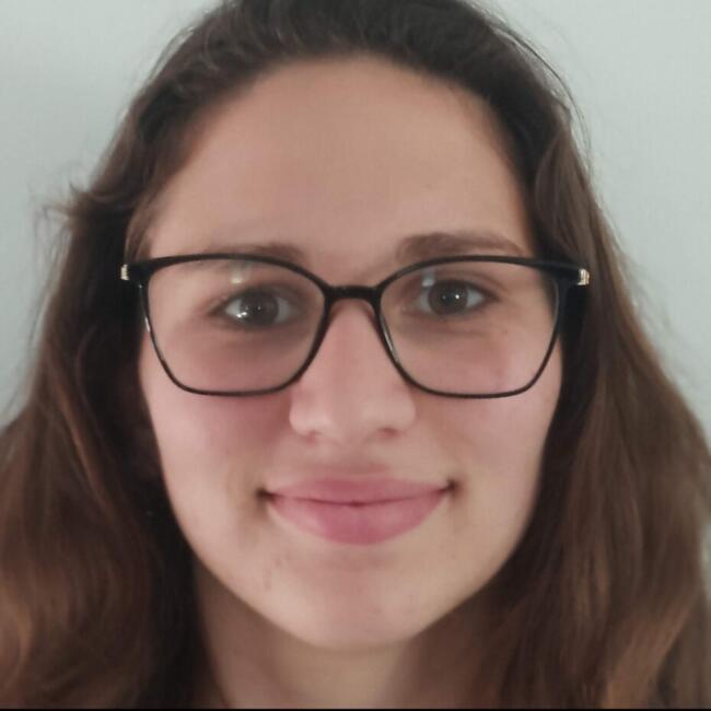 Babysitter in Talence: Camille