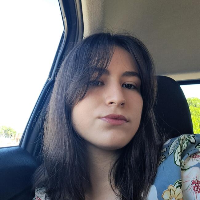 Babá em Maceió: Helo